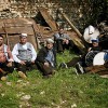 Les musiciens Ashkali se reposent lors d'un mariage traditionnel Gorani à Kukaljane