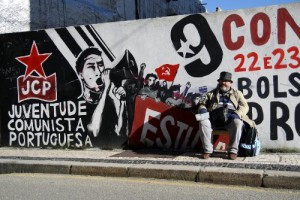 Fresque des Jeunesses communistes à Porto. Crédits:D.Breger/Youpress