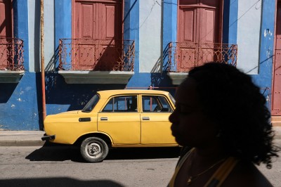 Scène de rue à Santiago de Cuba © David Breger